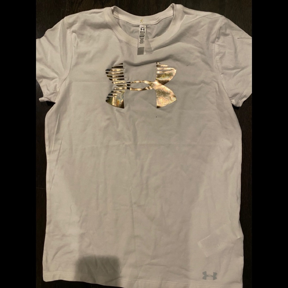 Under armour tee.